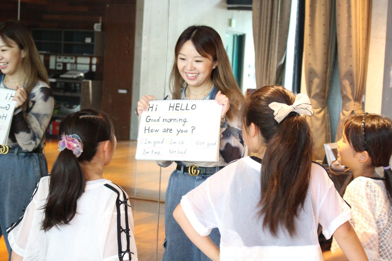class_english-1280x853.jpg